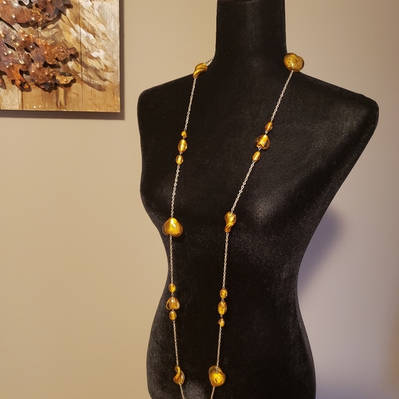 Gold effect glass necklace - Picture 4 of 6